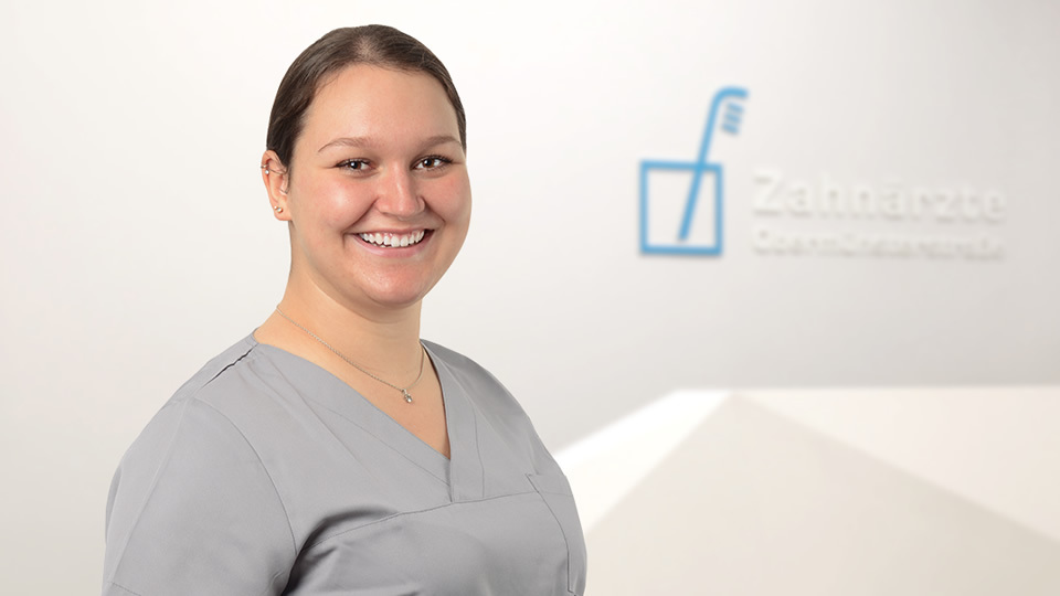 Elena Frankl, Zahnmedizinische Fachangestellte (ZFA)